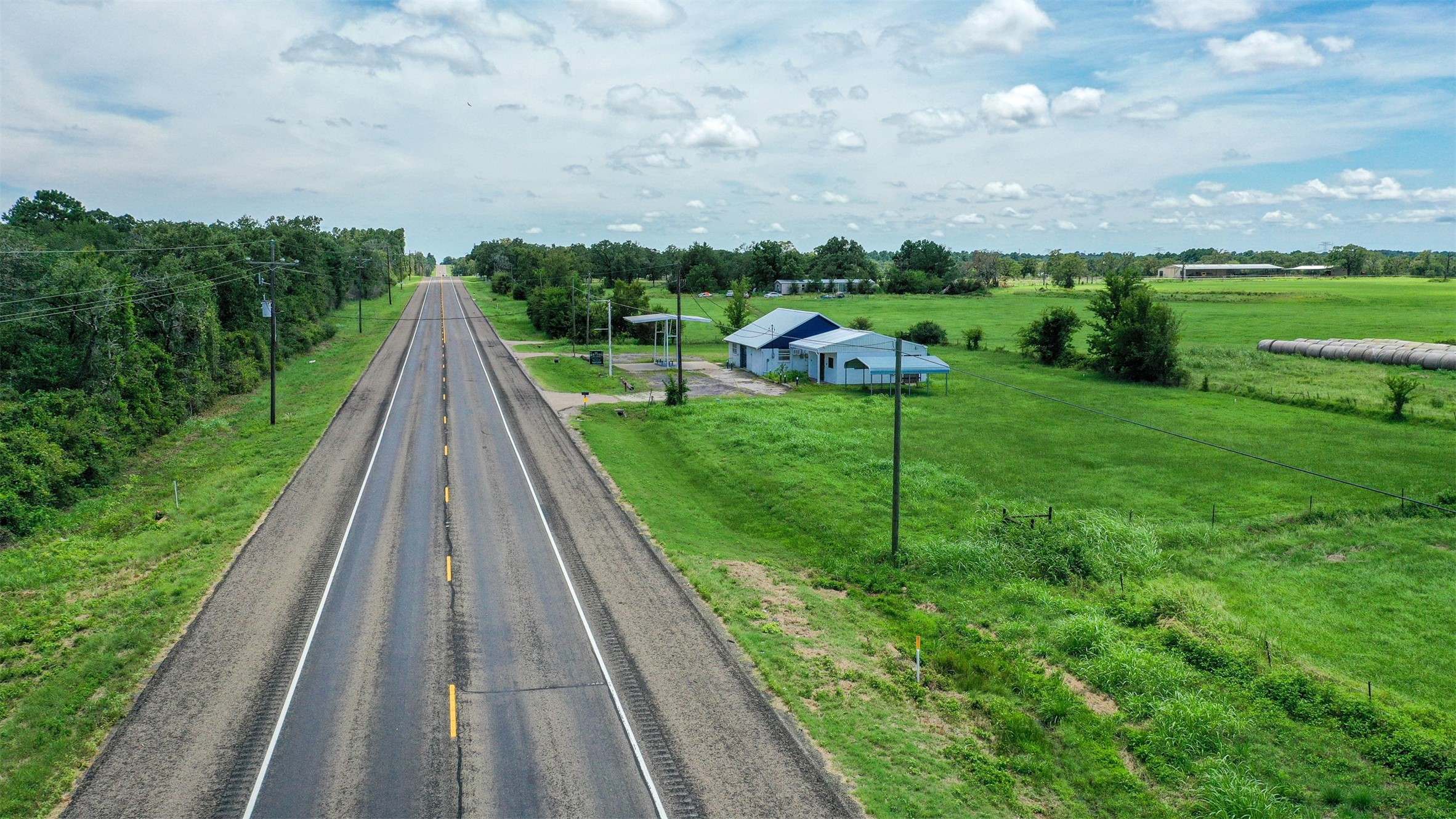 11833 Highway 90 N Bedias TX 77831
