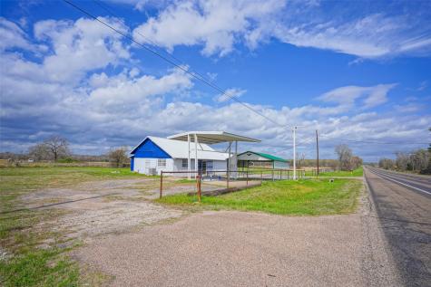 11833 Highway 90 N Bedias TX 77831