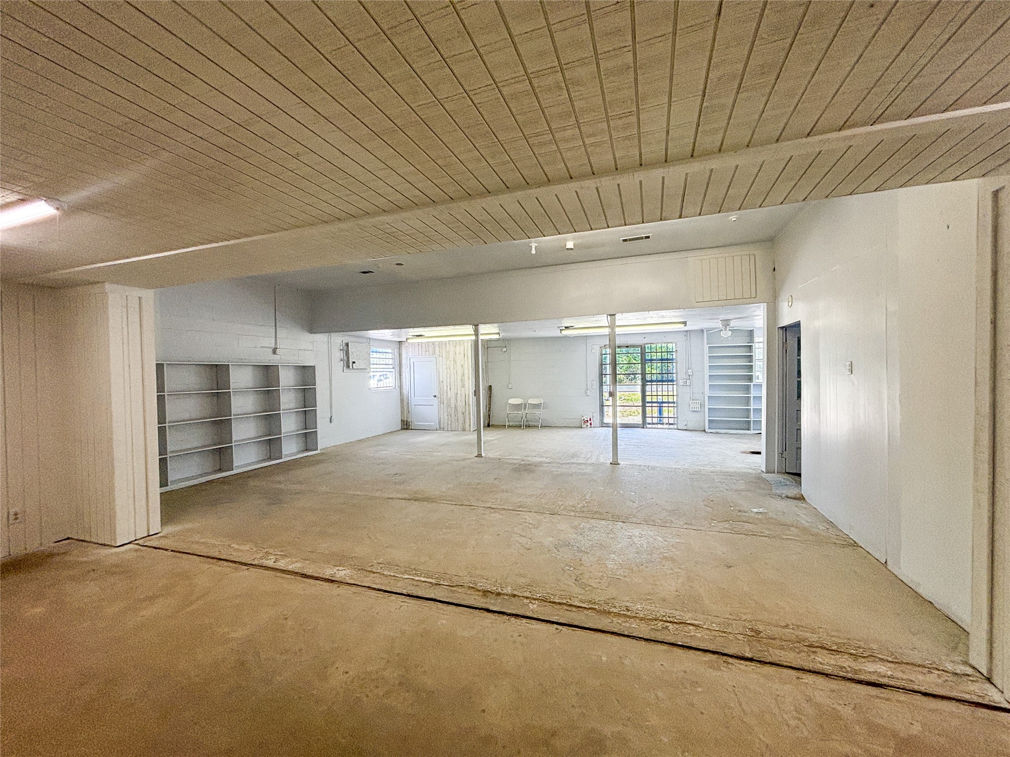 11833 Highway 90 N Bedias TX 77831