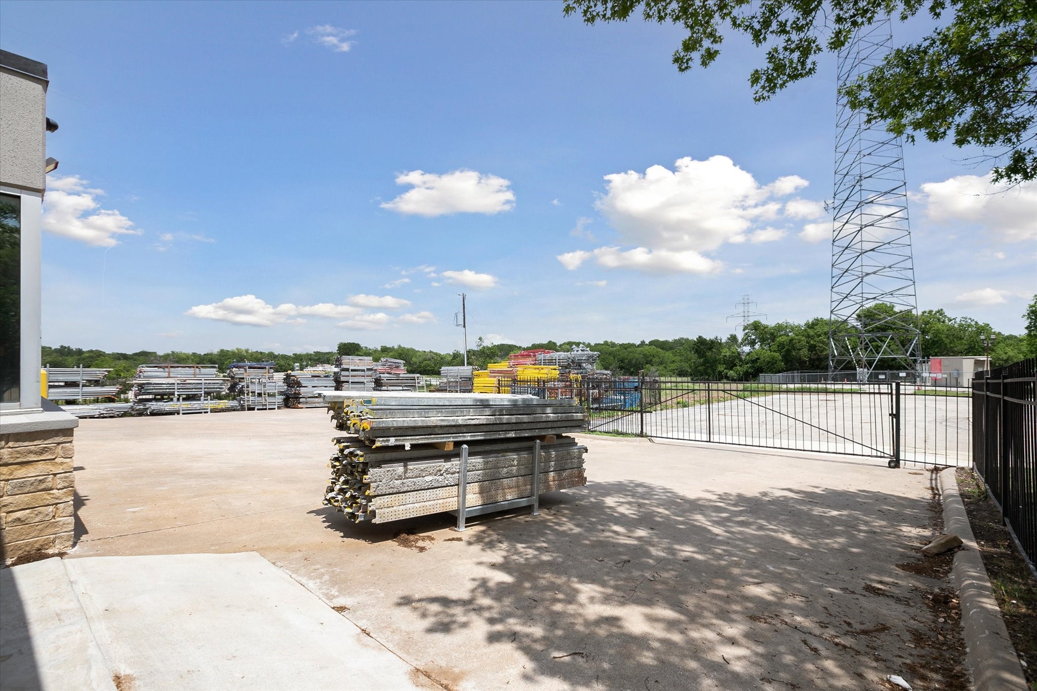 5685 E Loop 820 S Fort Worth TX 76119