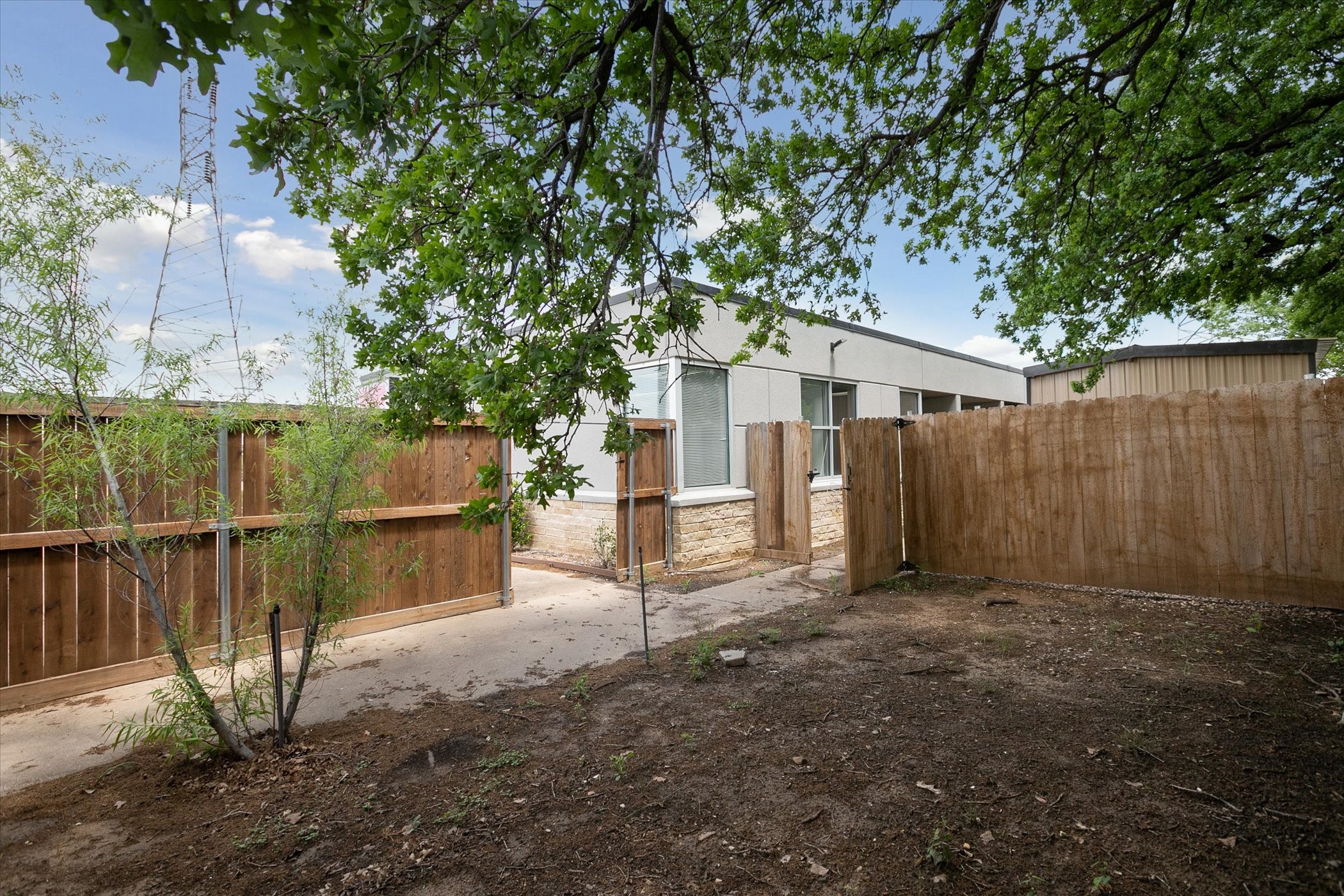 5685 E Loop 820 S Fort Worth TX 76119