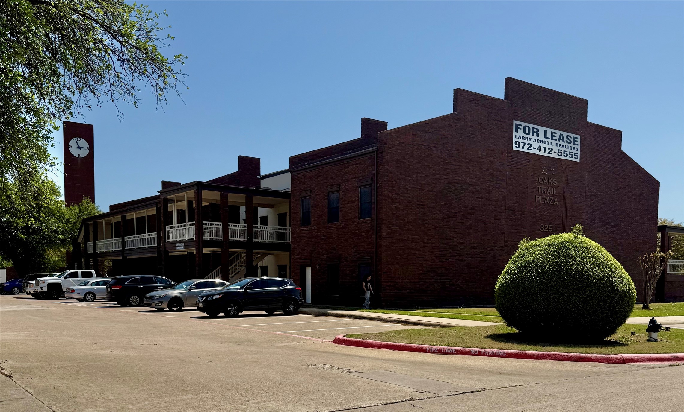 329 Oaks Trail Garland TX 75043