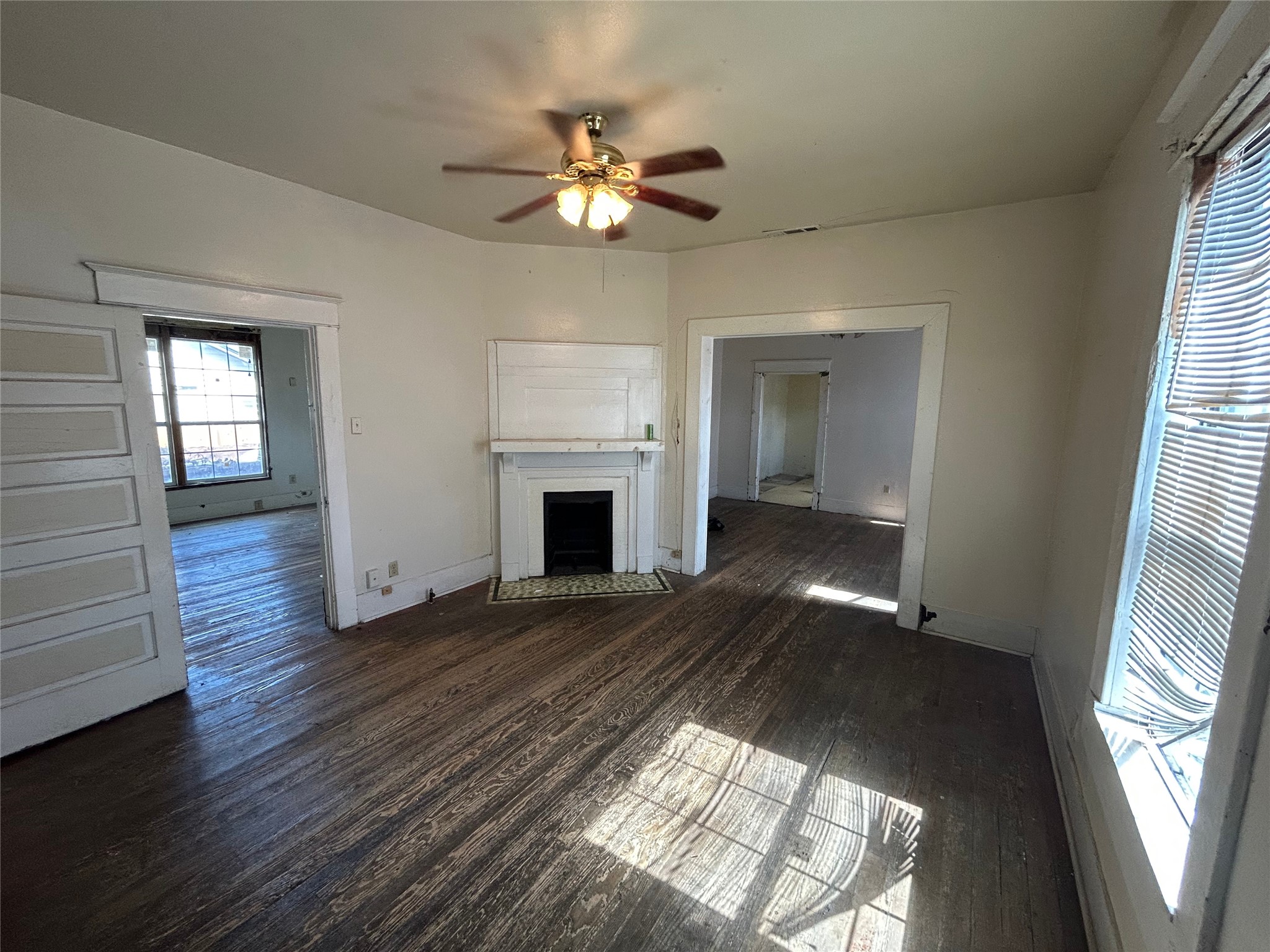 428 W 7th Street Dallas TX 75208