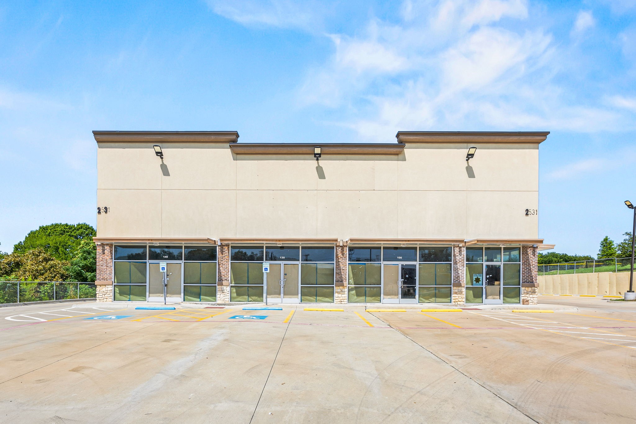 2531 W Ledbetter Drive W Dallas TX 75233