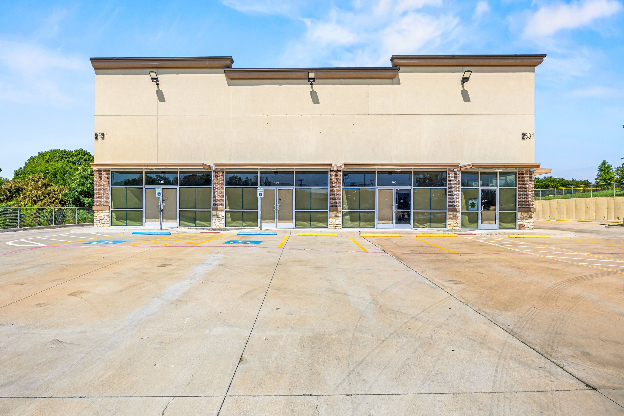 2531 W Ledbetter Drive W Dallas TX 75233
