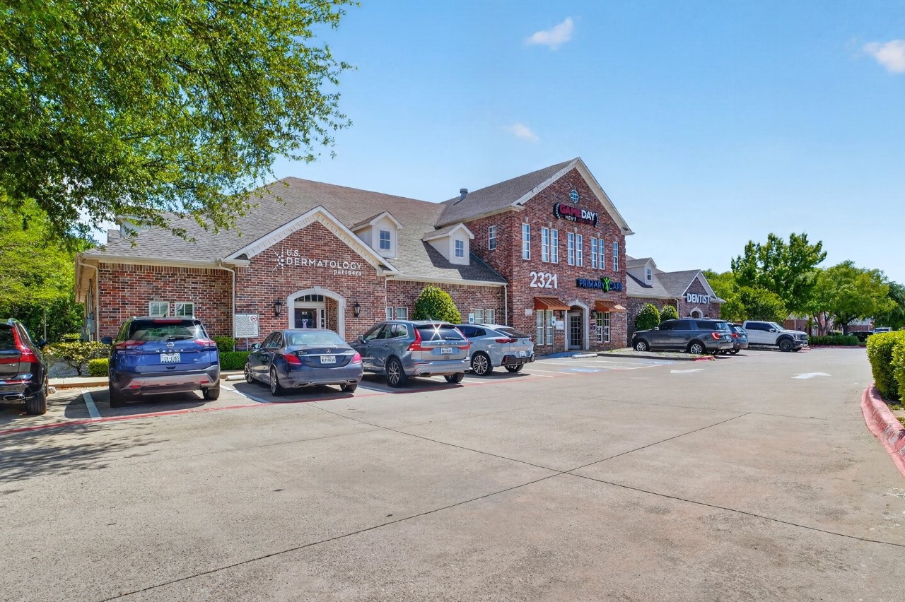2321 Ira E Woods Avenue Grapevine TX 76051