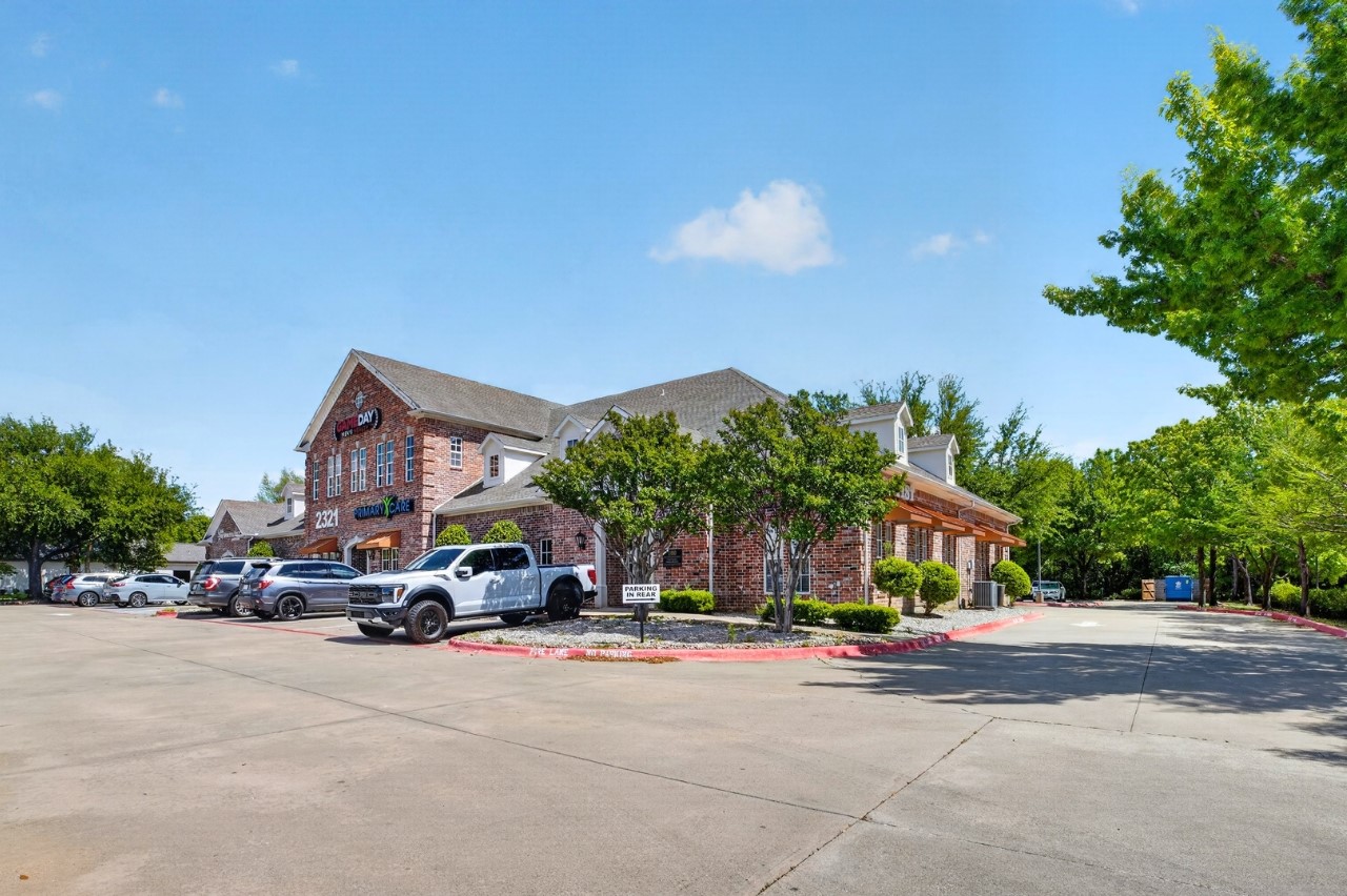 2321 Ira E Woods Avenue Grapevine TX 76051