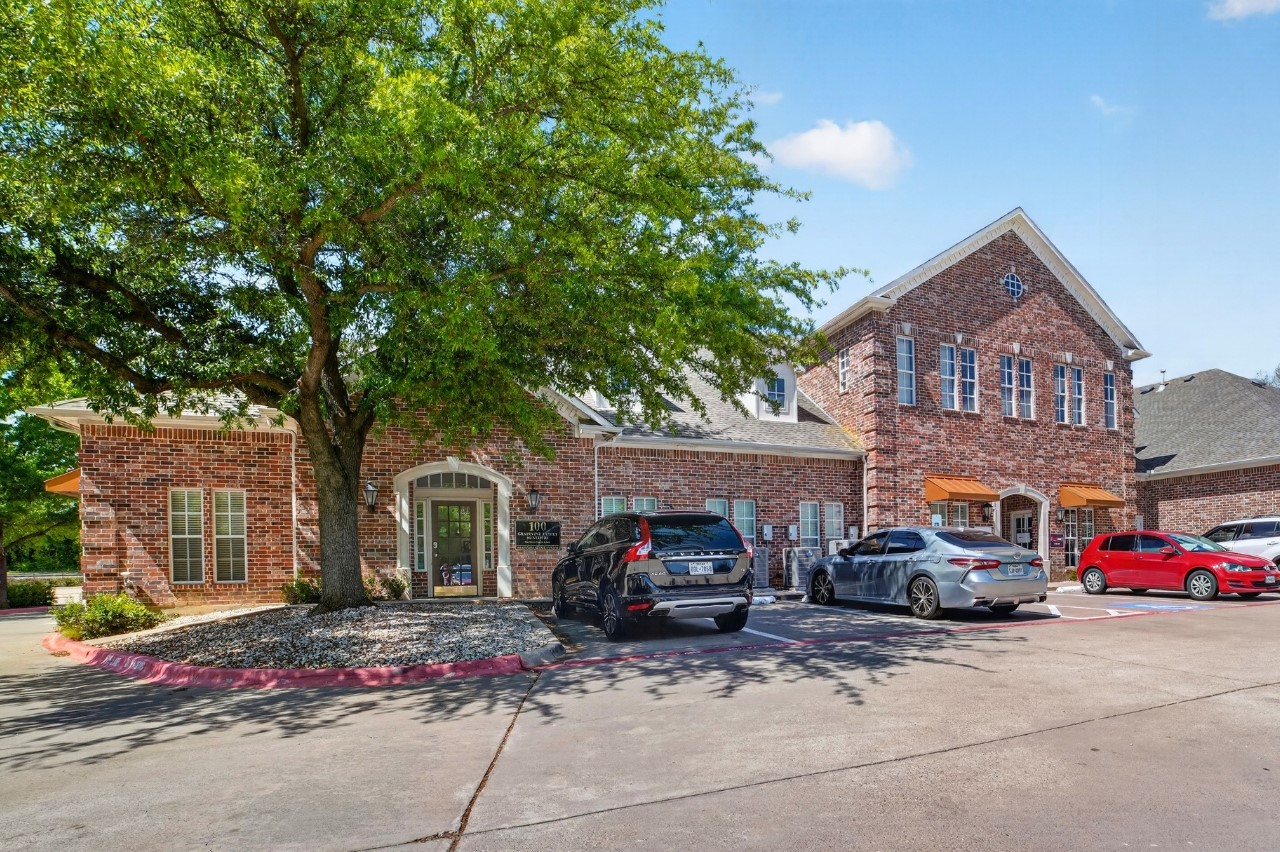 2321 Ira E Woods Avenue Grapevine TX 76051
