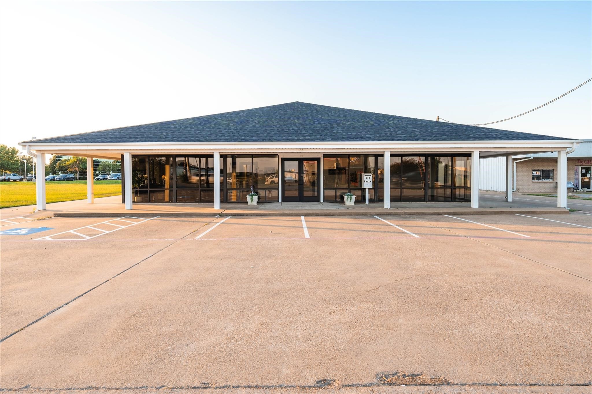 210 W Main Street Gun Barrel City TX 75156