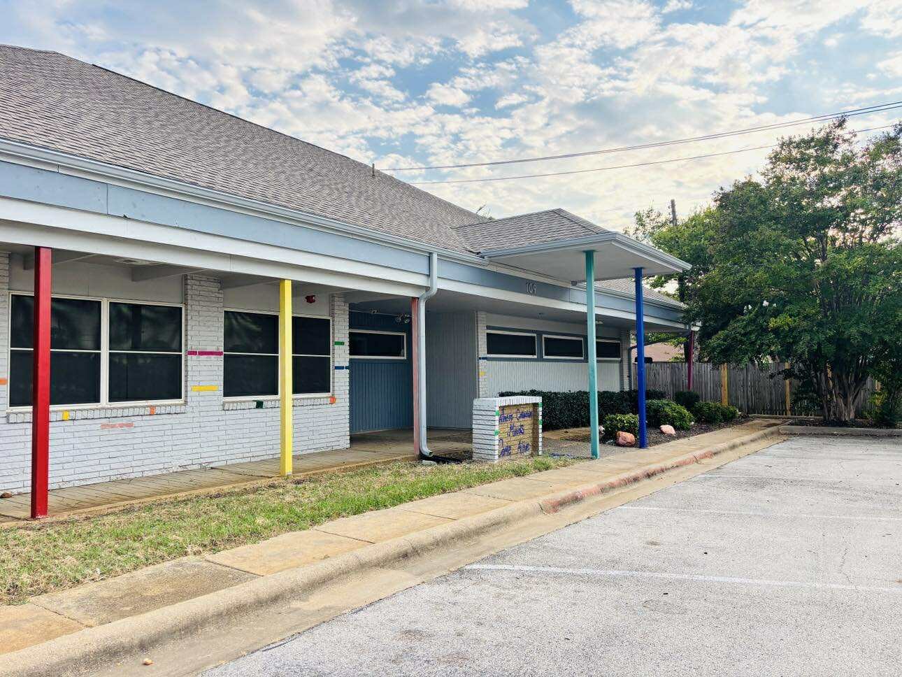 109 West Midway Drive Euless TX 76039