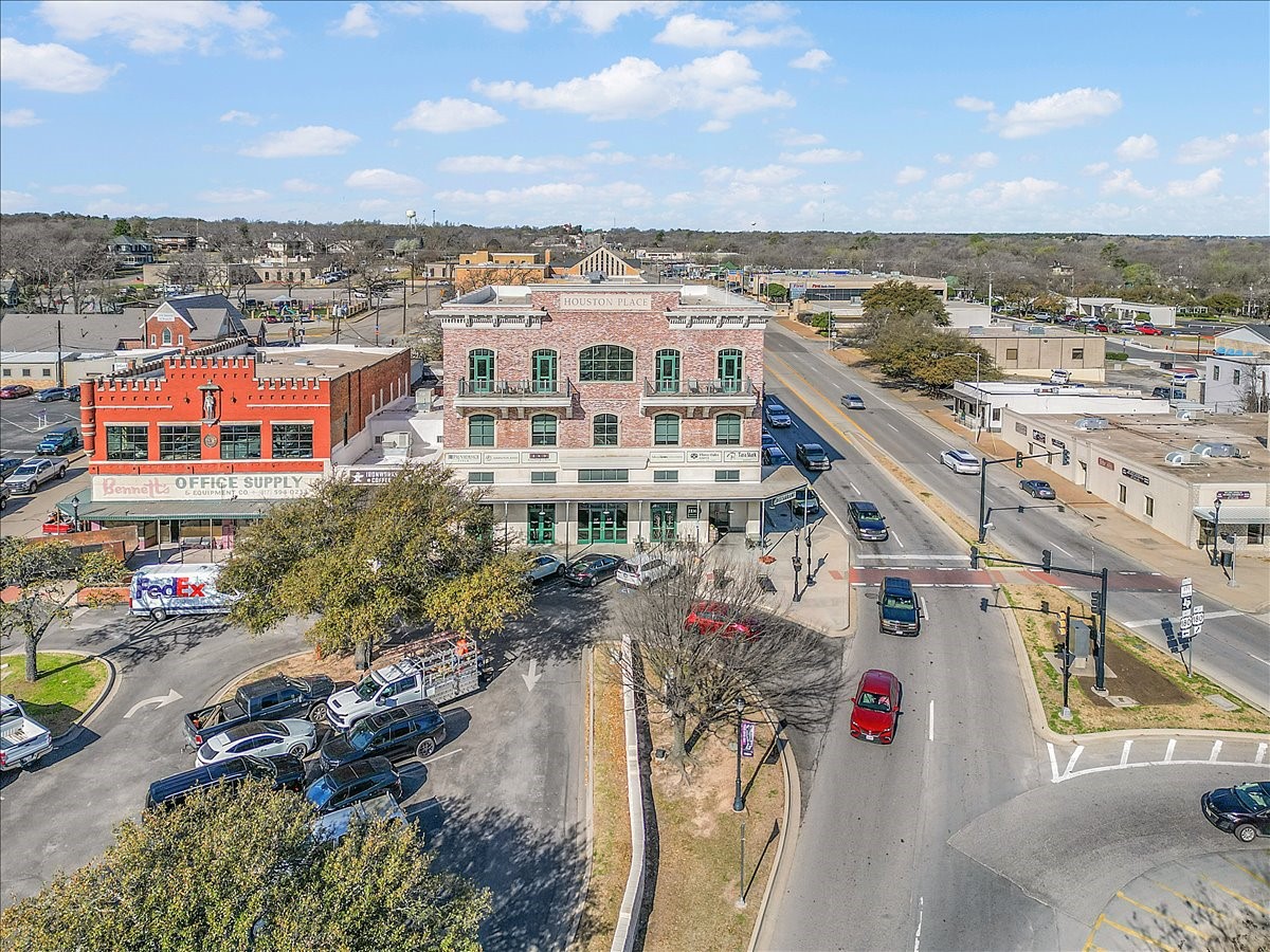 102 Houston Avenue Weatherford TX 76086