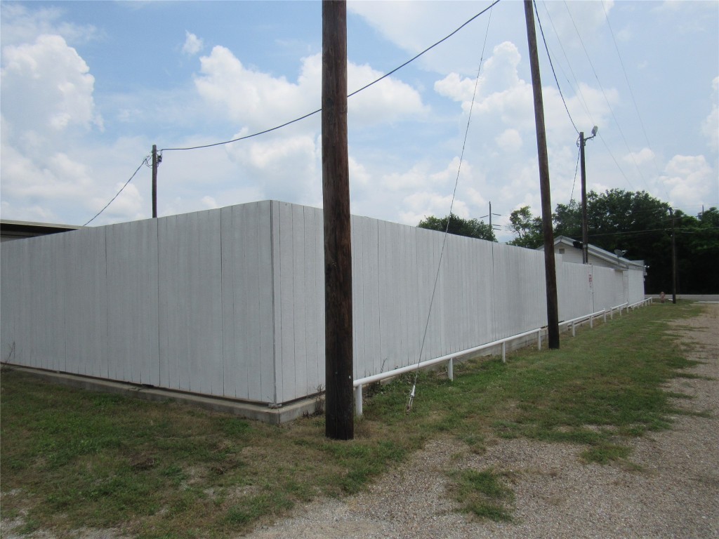 1827 B S Armstrong Avenue Denison TX 75020