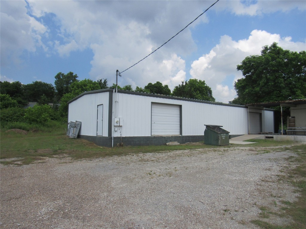 1827 B S Armstrong Avenue Denison TX 75020