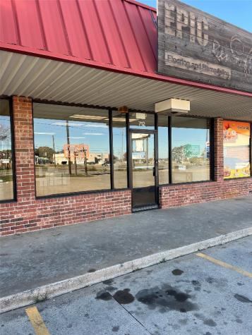 712 S Highway 377 Aubrey TX 76227
