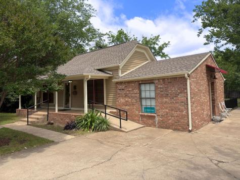 902 W Pearl Street Granbury TX 76048