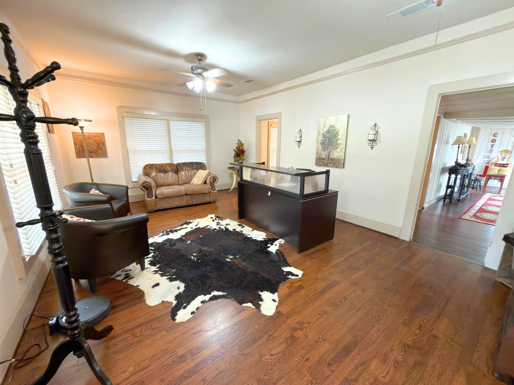 902 W Pearl Street Granbury TX 76048
