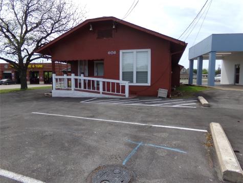 608 S Morgan Street Granbury TX 76048