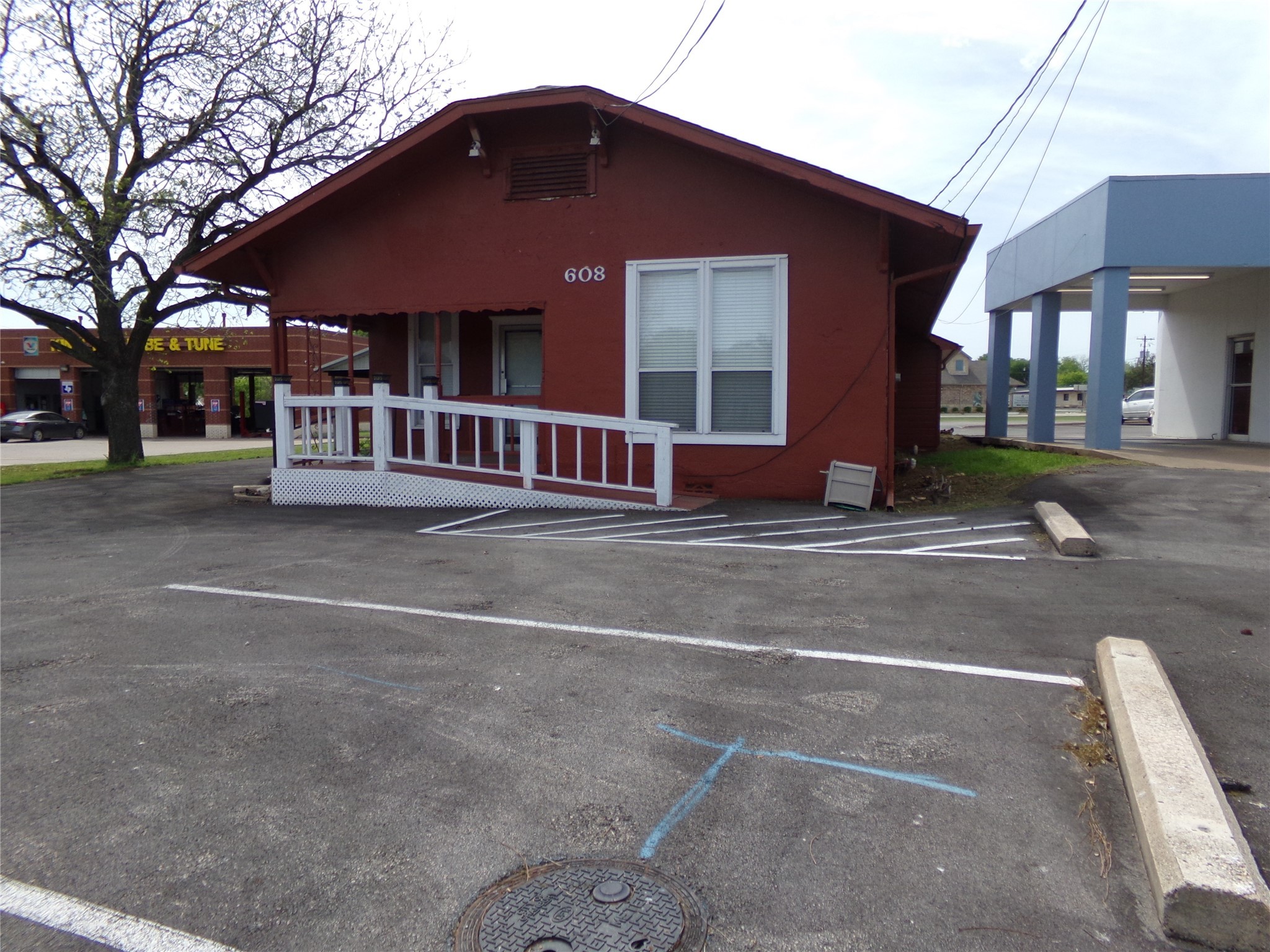 608 S Morgan Street Granbury TX 76048