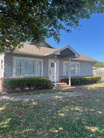 904 W Henderson Street Cleburne TX 76033