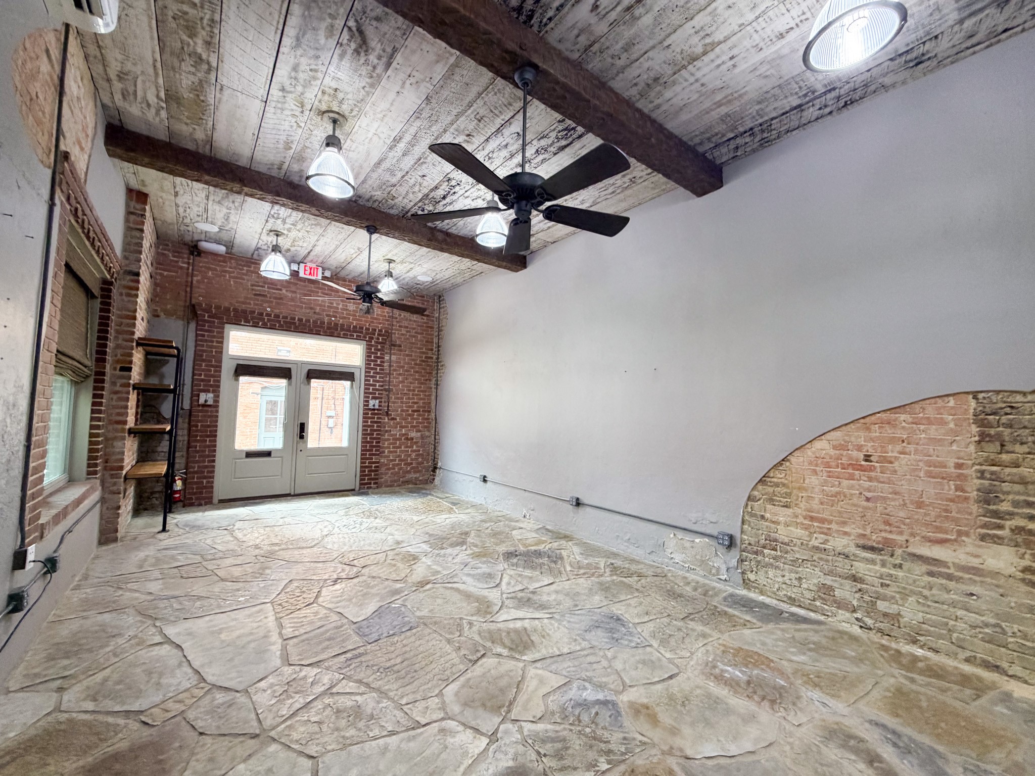 113 W Knox Street Ennis TX 75119