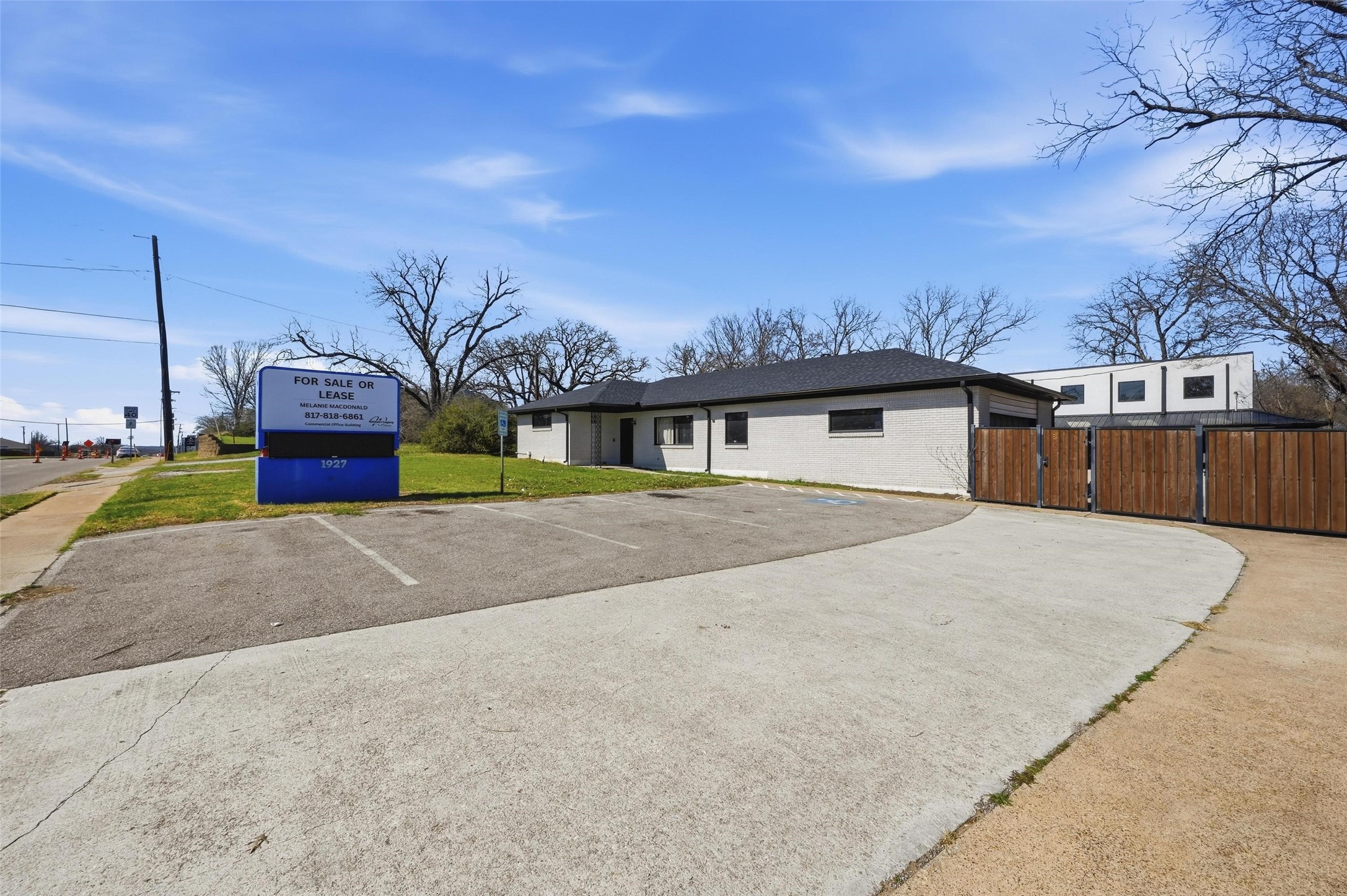 1927 W Arkansas Lane Pantego TX 76013