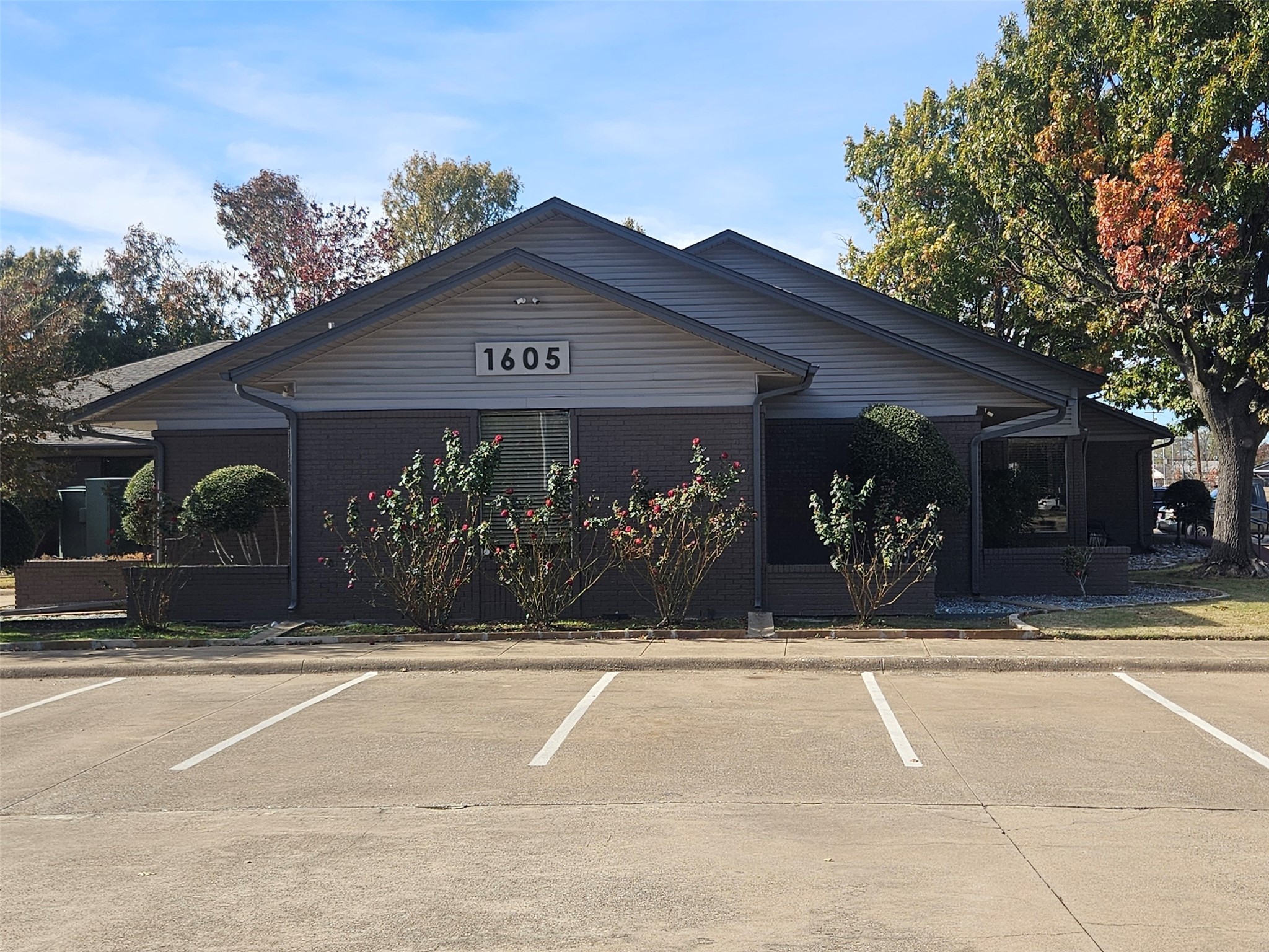 1605 N Garland Avenue Garland TX 75040