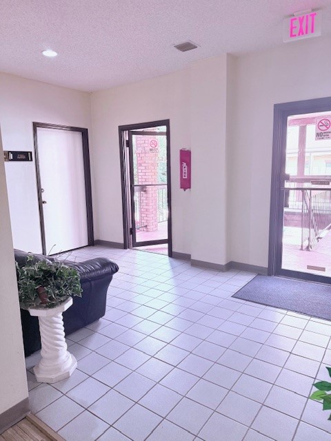 350 Oaks Trail Garland TX 75043