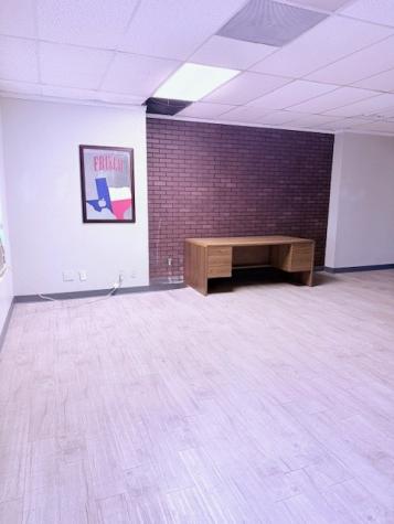 350 Oaks Trail Garland TX 75043