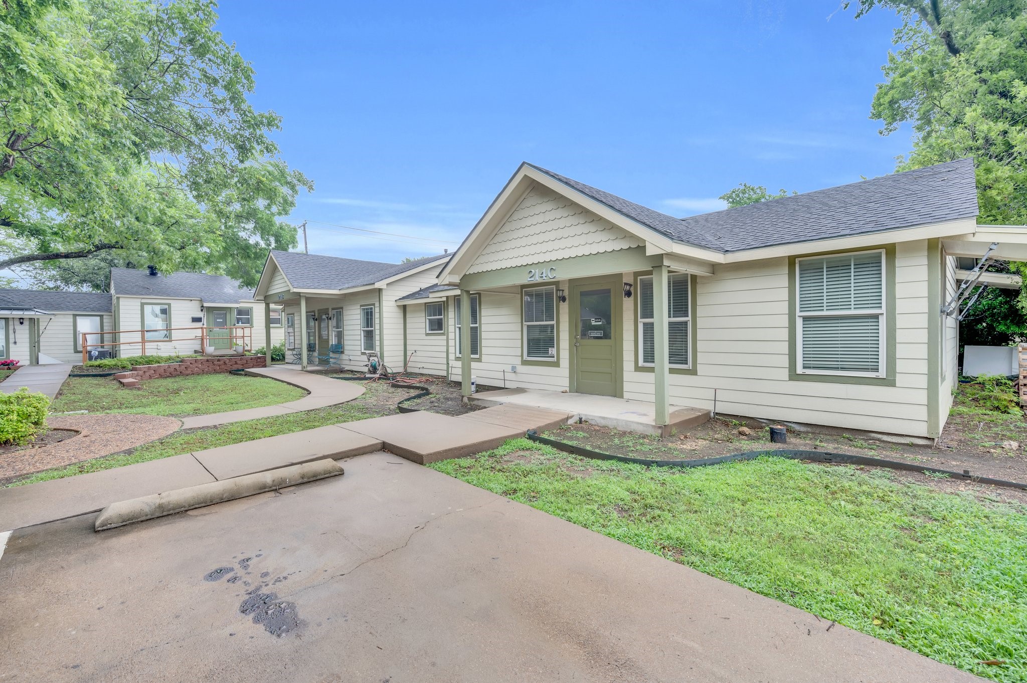 214 W Belt Line Road Cedar Hill TX 75104