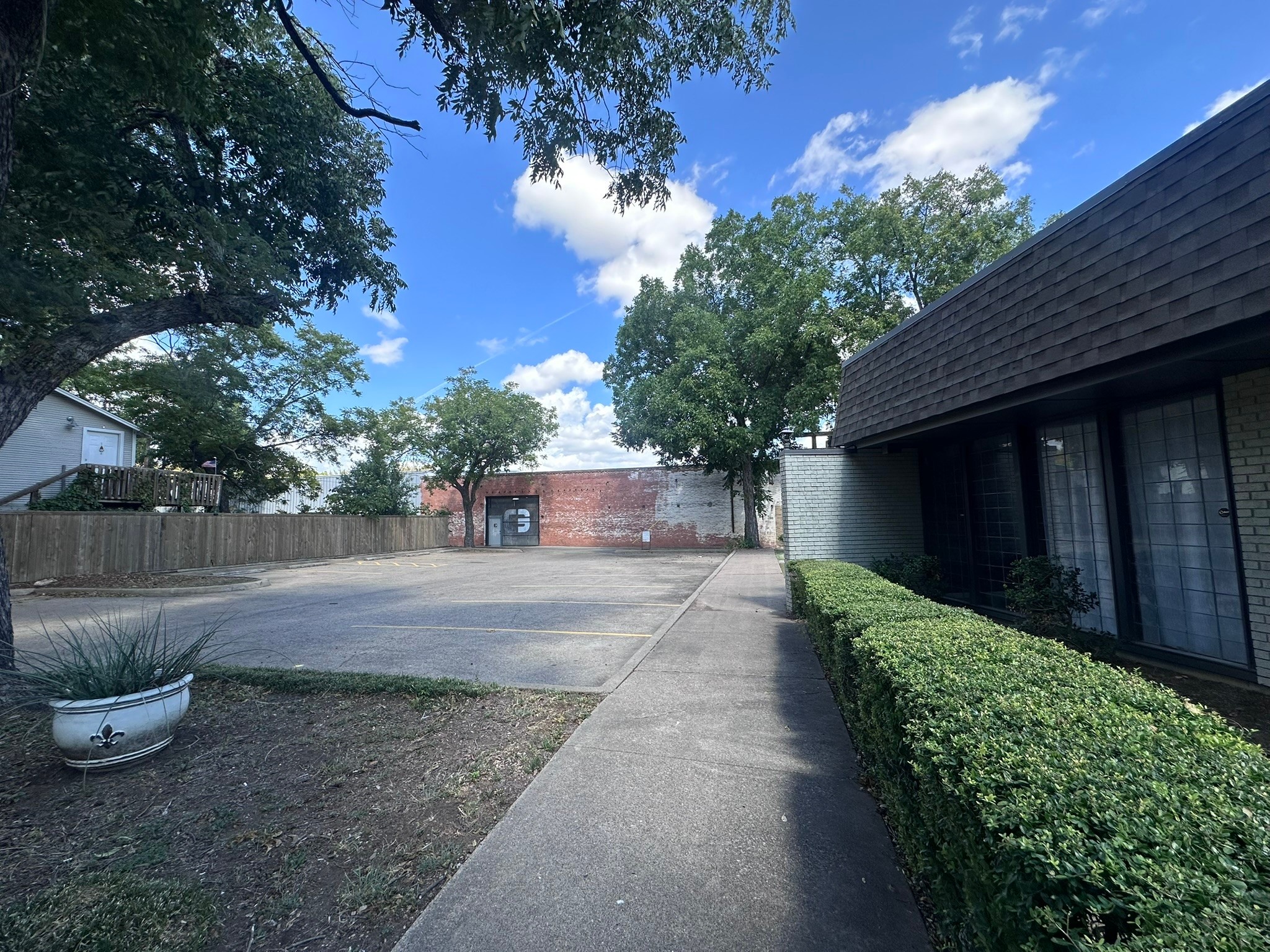 201 Ferris Avenue Waxahachie TX 75165