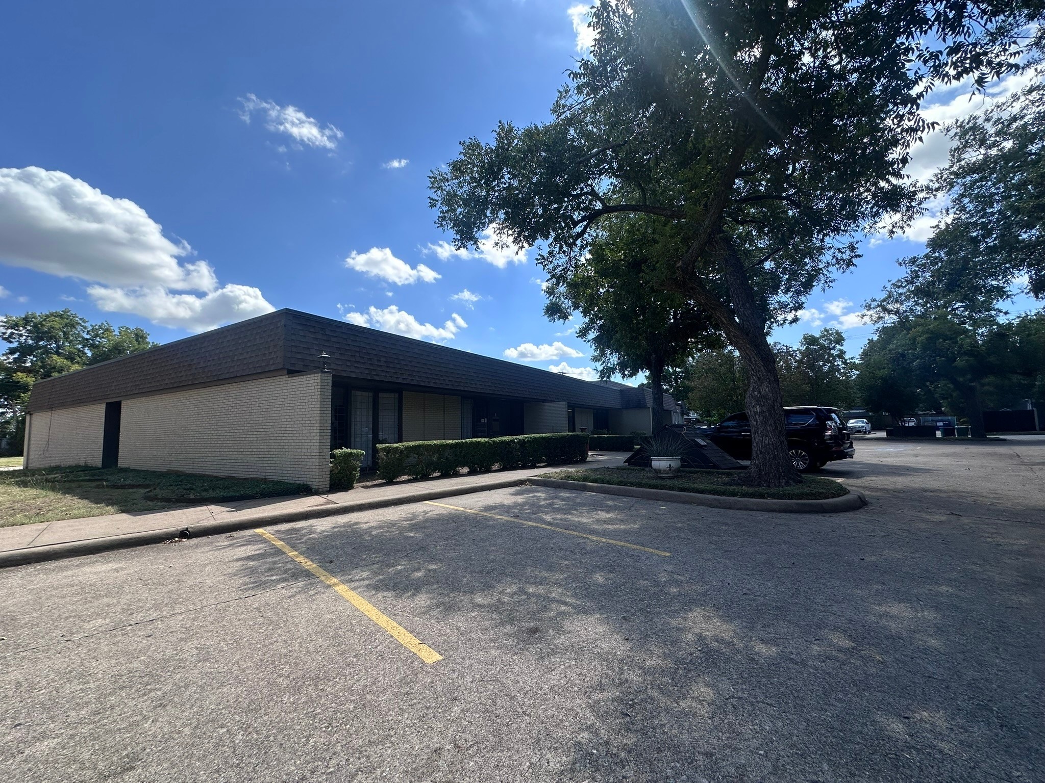 201 Ferris Avenue Waxahachie TX 75165