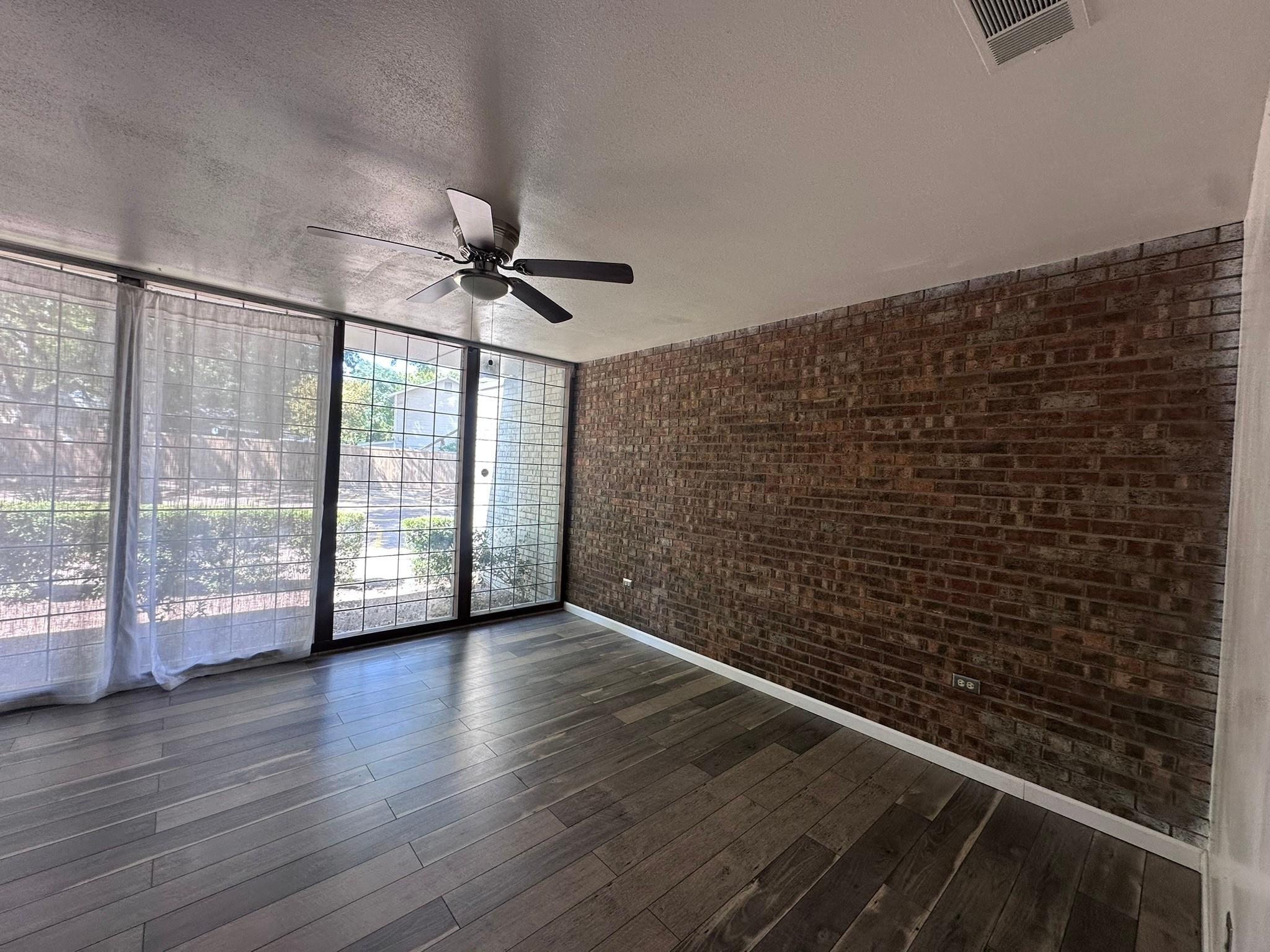 201 Ferris Avenue Waxahachie TX 75165