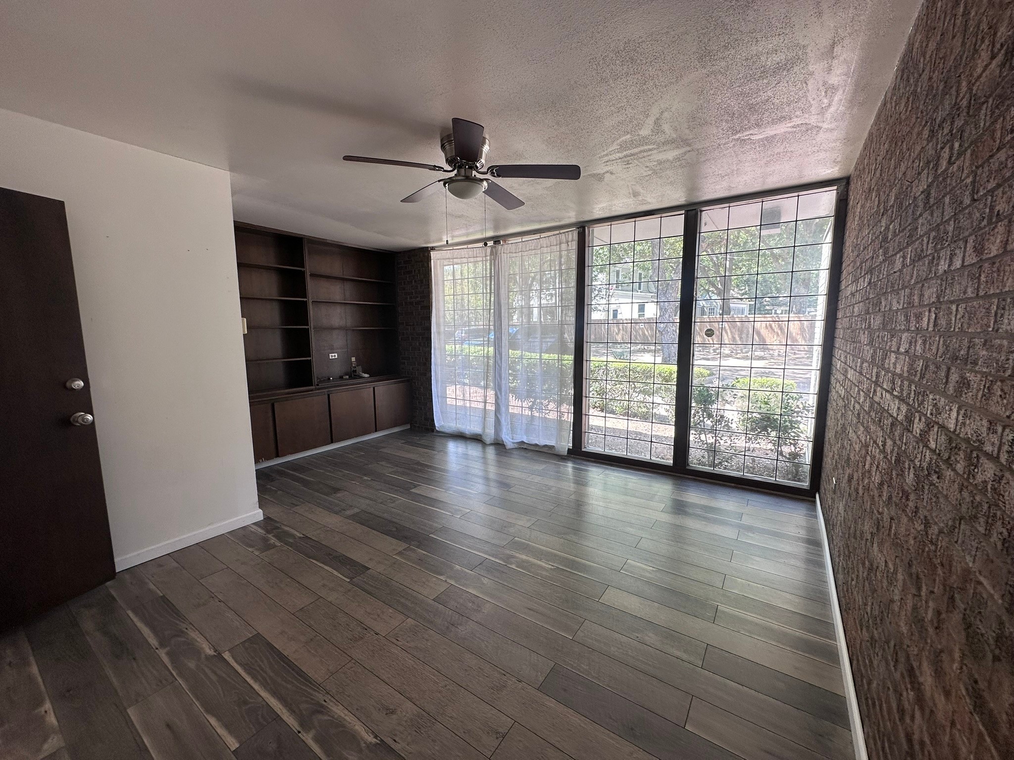 201 Ferris Avenue Waxahachie TX 75165