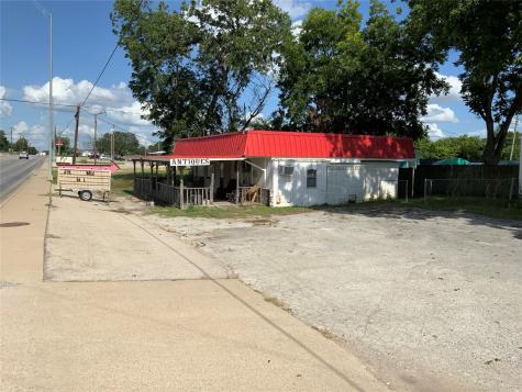 800 W Central Avenue Comanche TX 76442