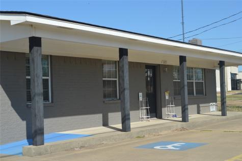 802 W Front Street De Kalb TX 75559