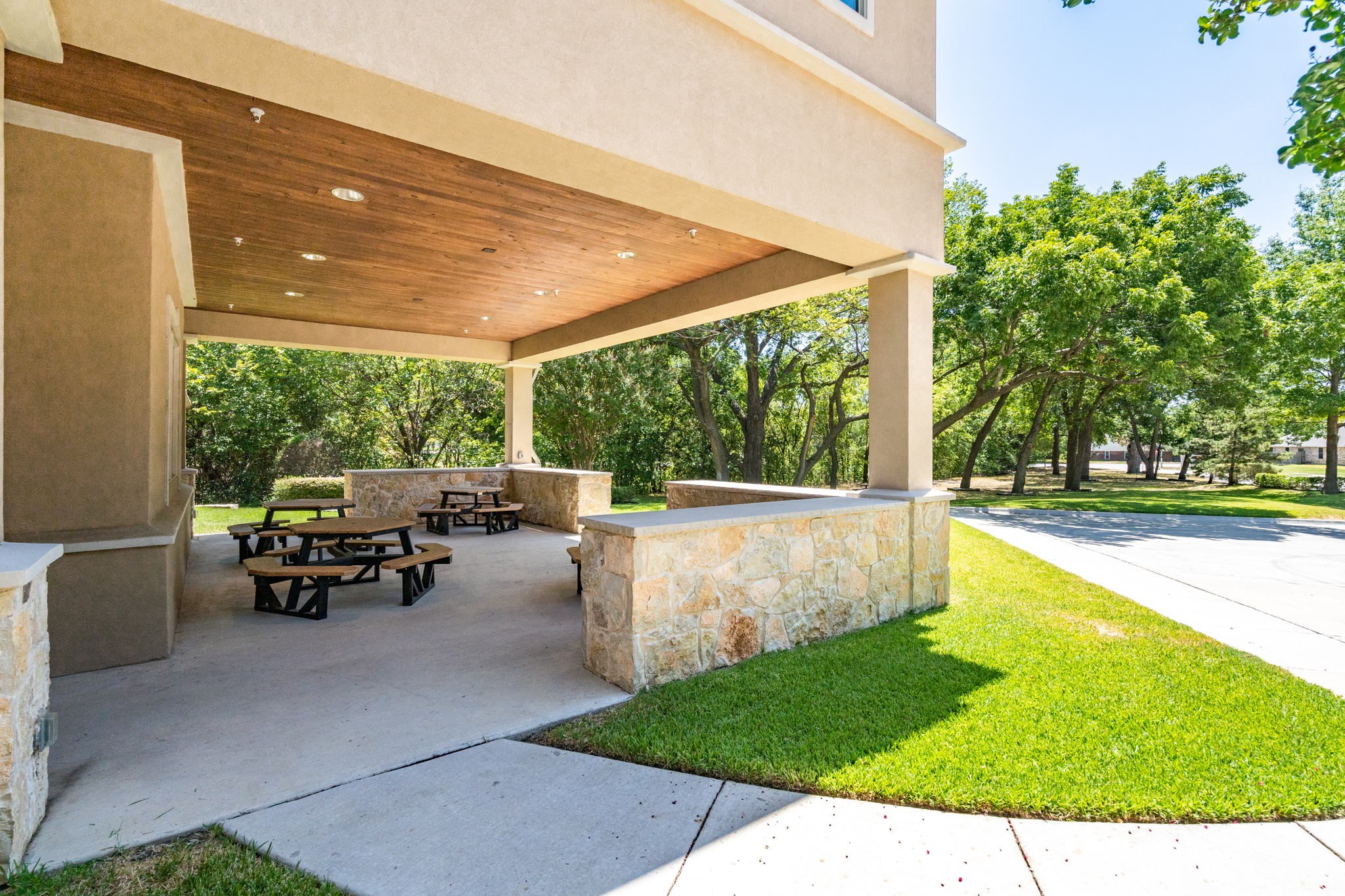 2405 Mustang Drive Grapevine TX 76051