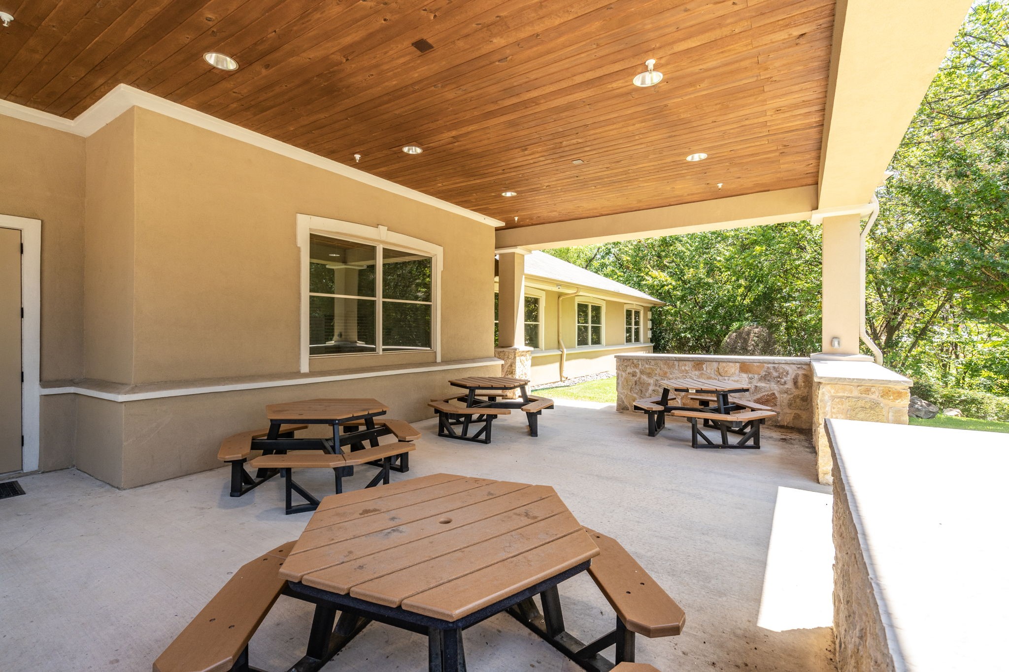 2405 Mustang Drive Grapevine TX 76051