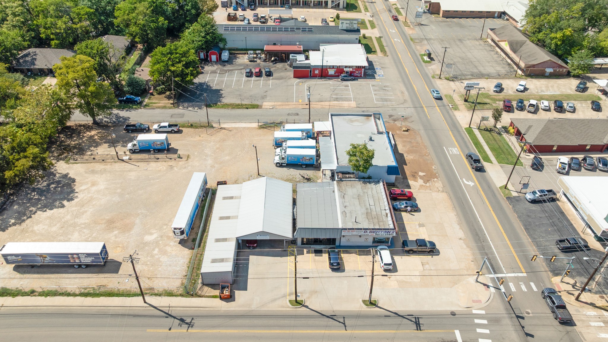1626 Lamar Avenue Paris TX 75460