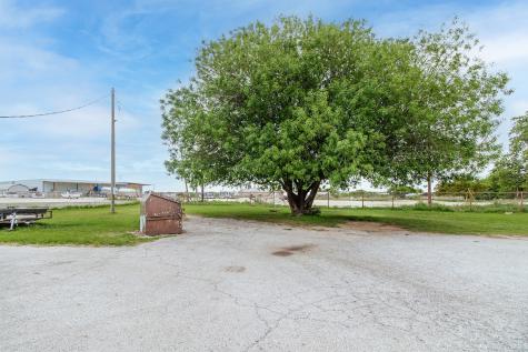 2105 S Bridge Street Brady TX 76825