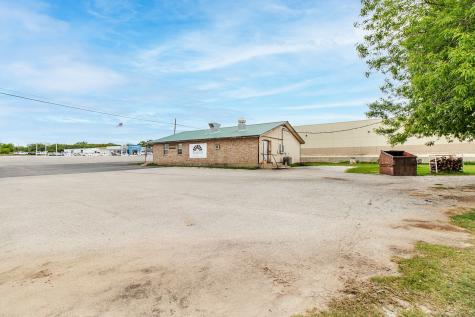 2105 S Bridge Street Brady TX 76825