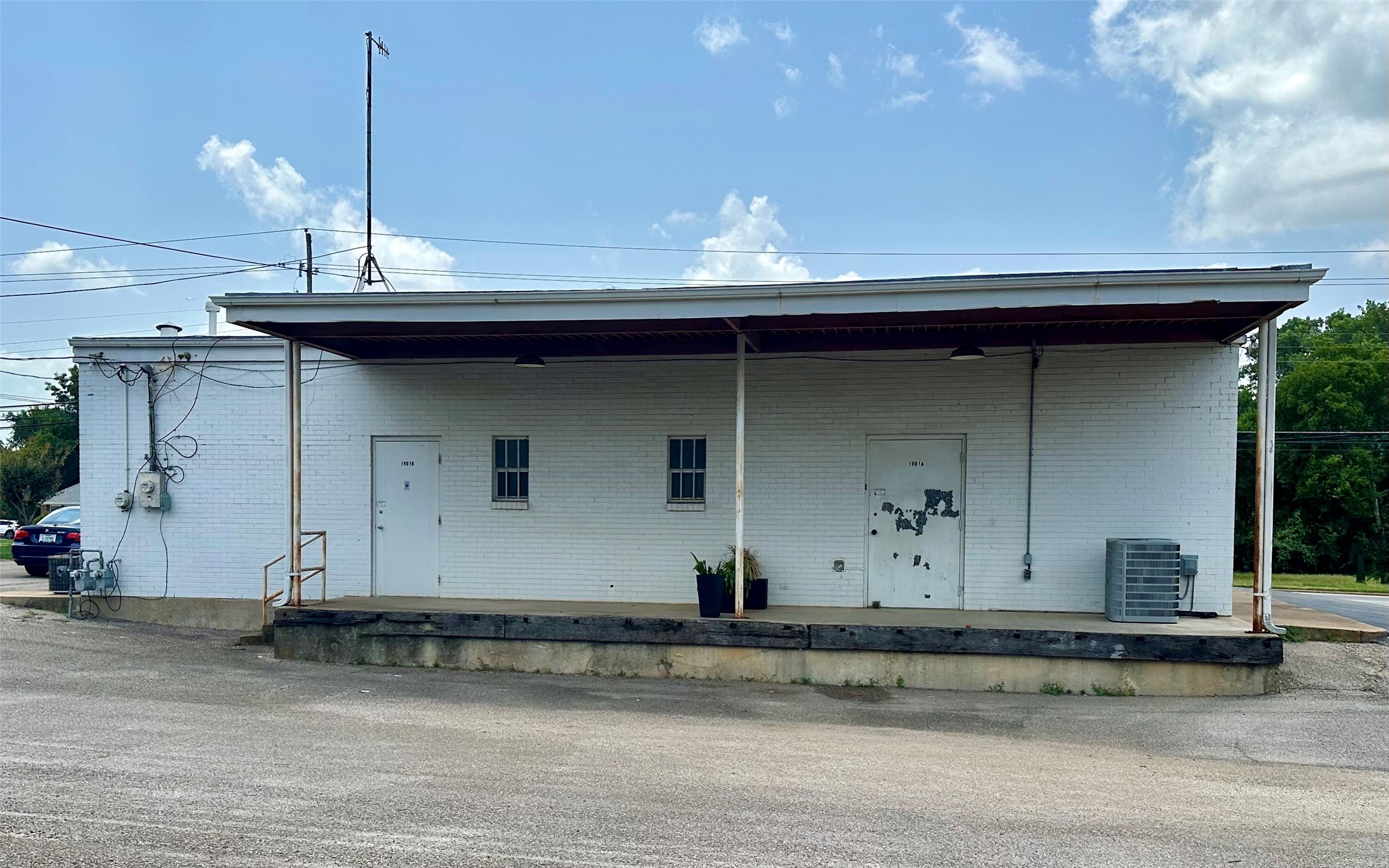 1901 Bedford Road Bedford TX 76021