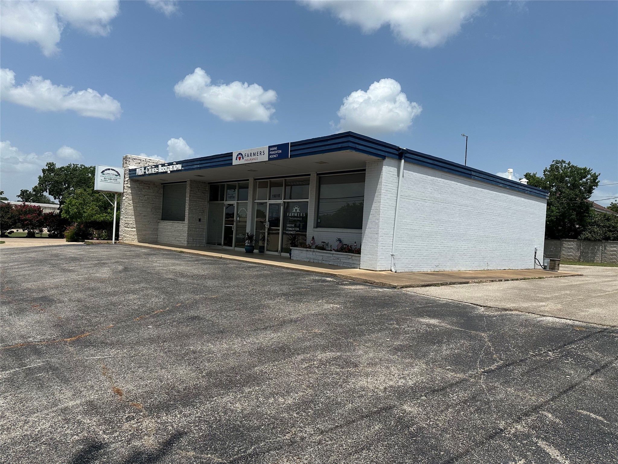 1901 Bedford Road Bedford TX 76021