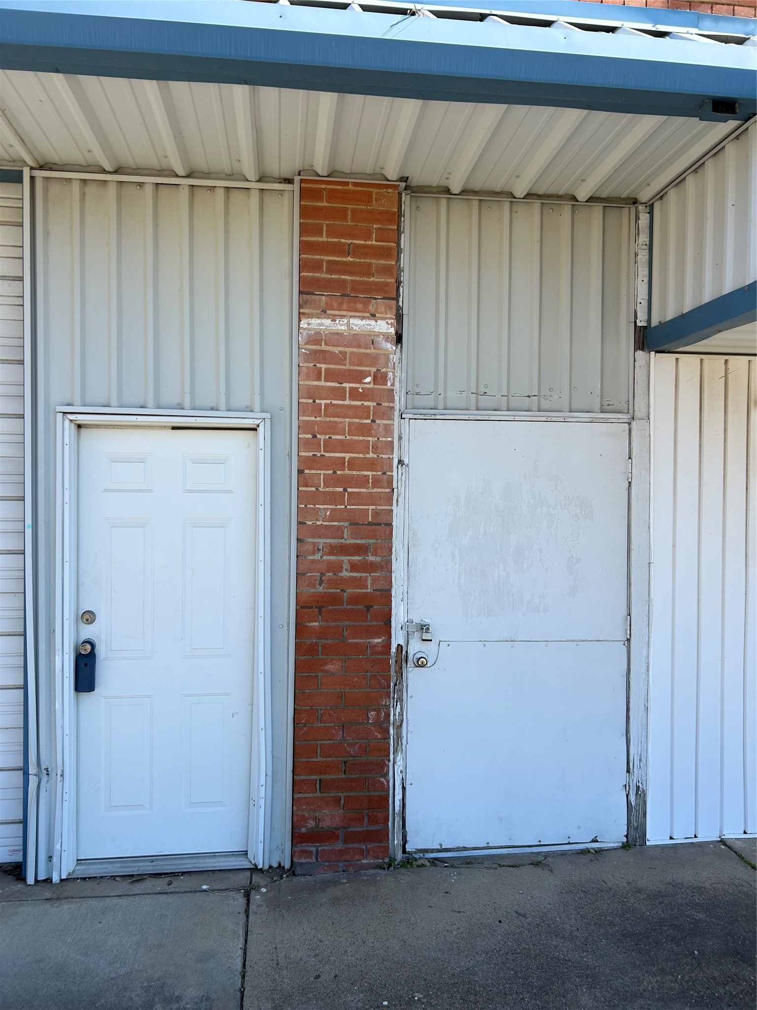 204 N Main Street Ector TX 75439