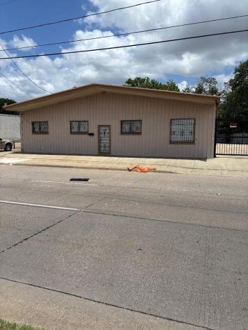 3306 Sylvan Avenue Dallas TX 75212