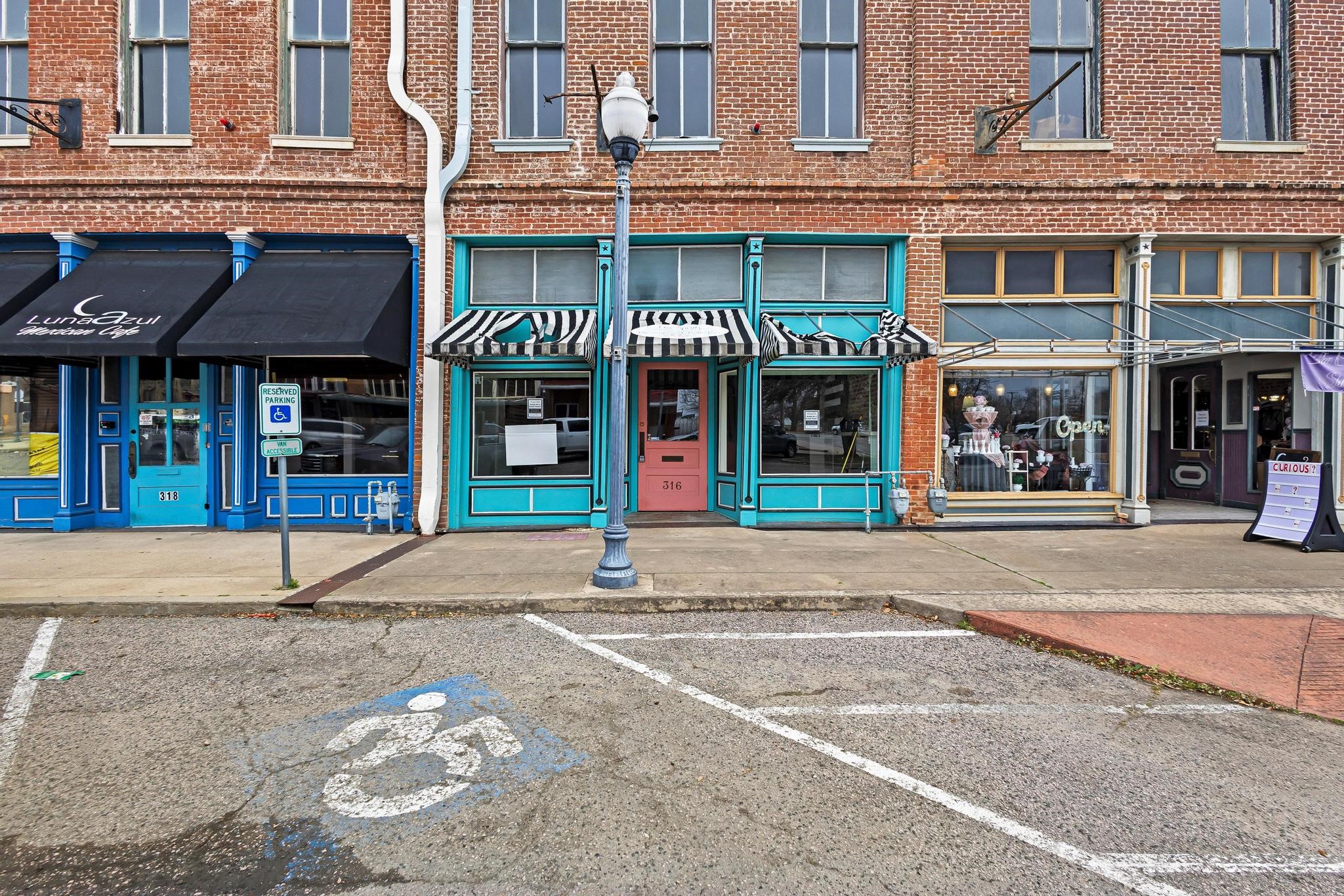 316 N Main Street Bonham TX 75418