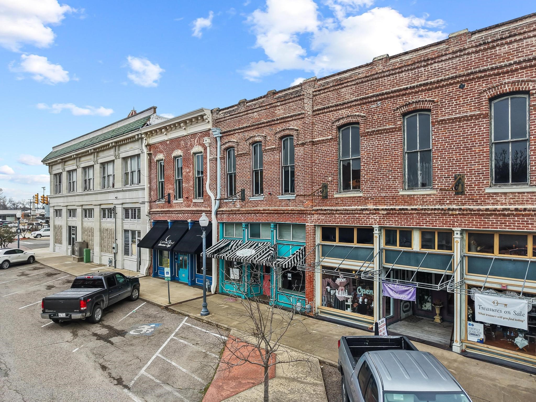 316 N Main Street Bonham TX 75418