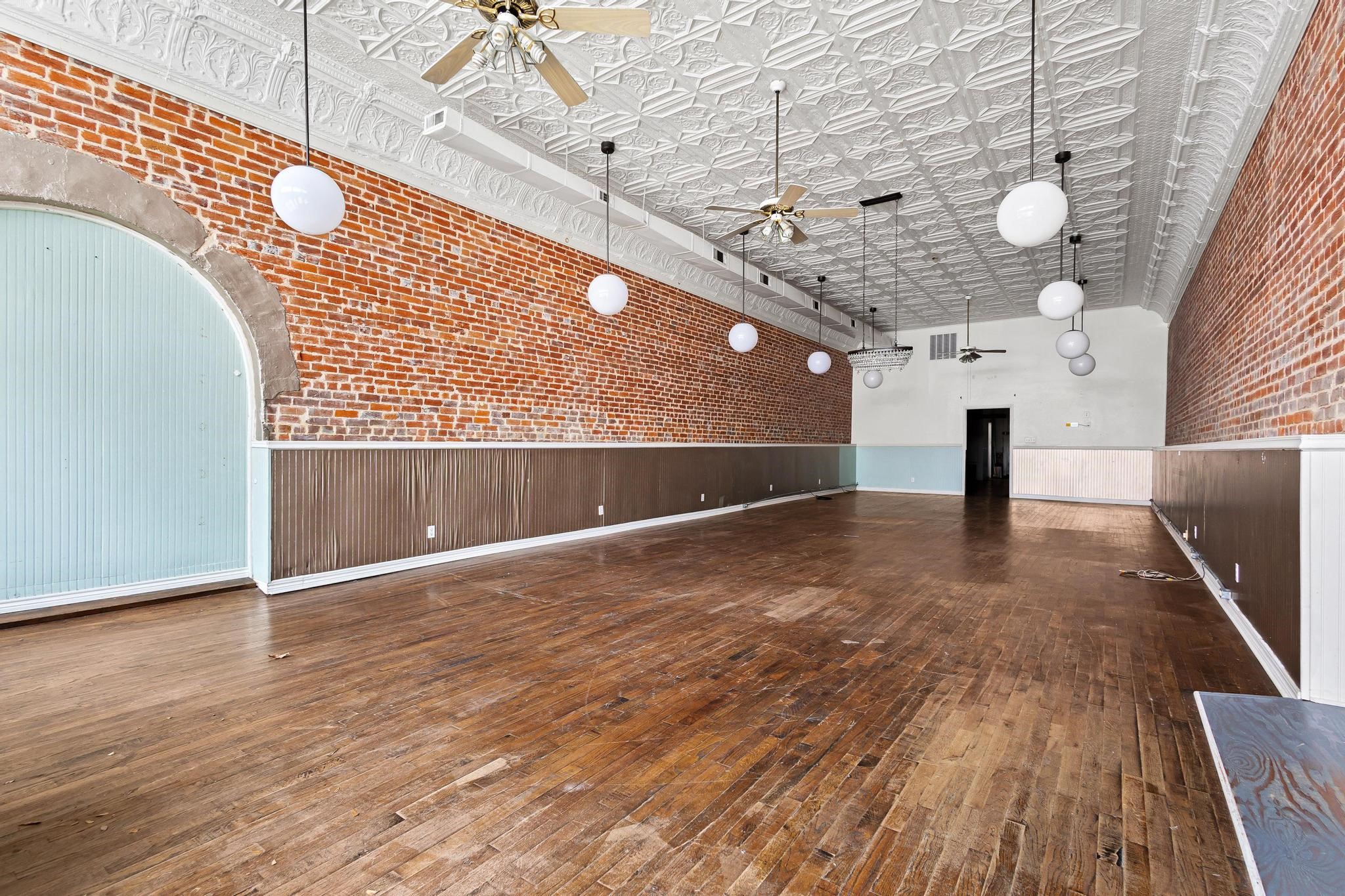 316 N Main Street Bonham TX 75418