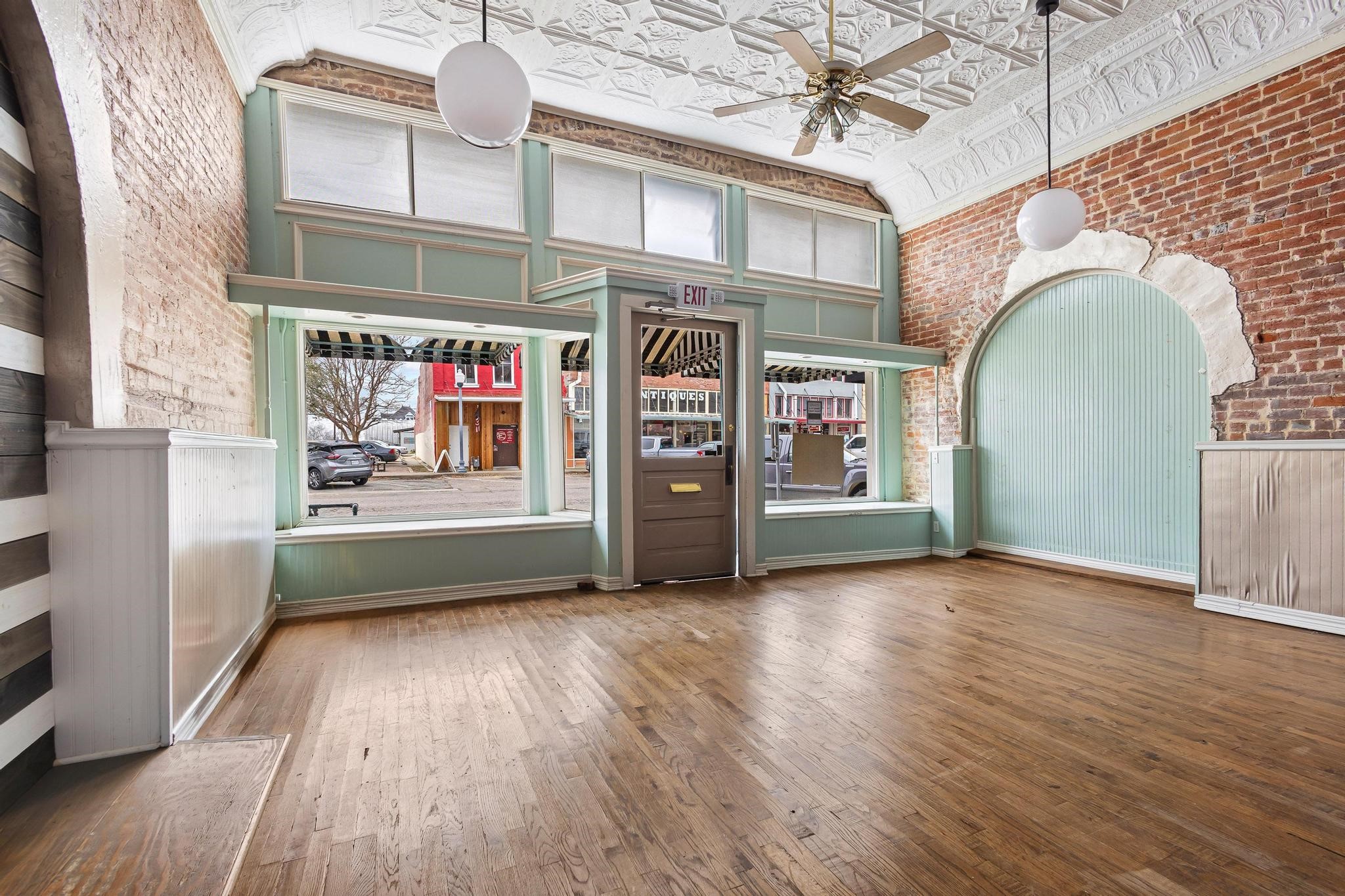 316 N Main Street Bonham TX 75418