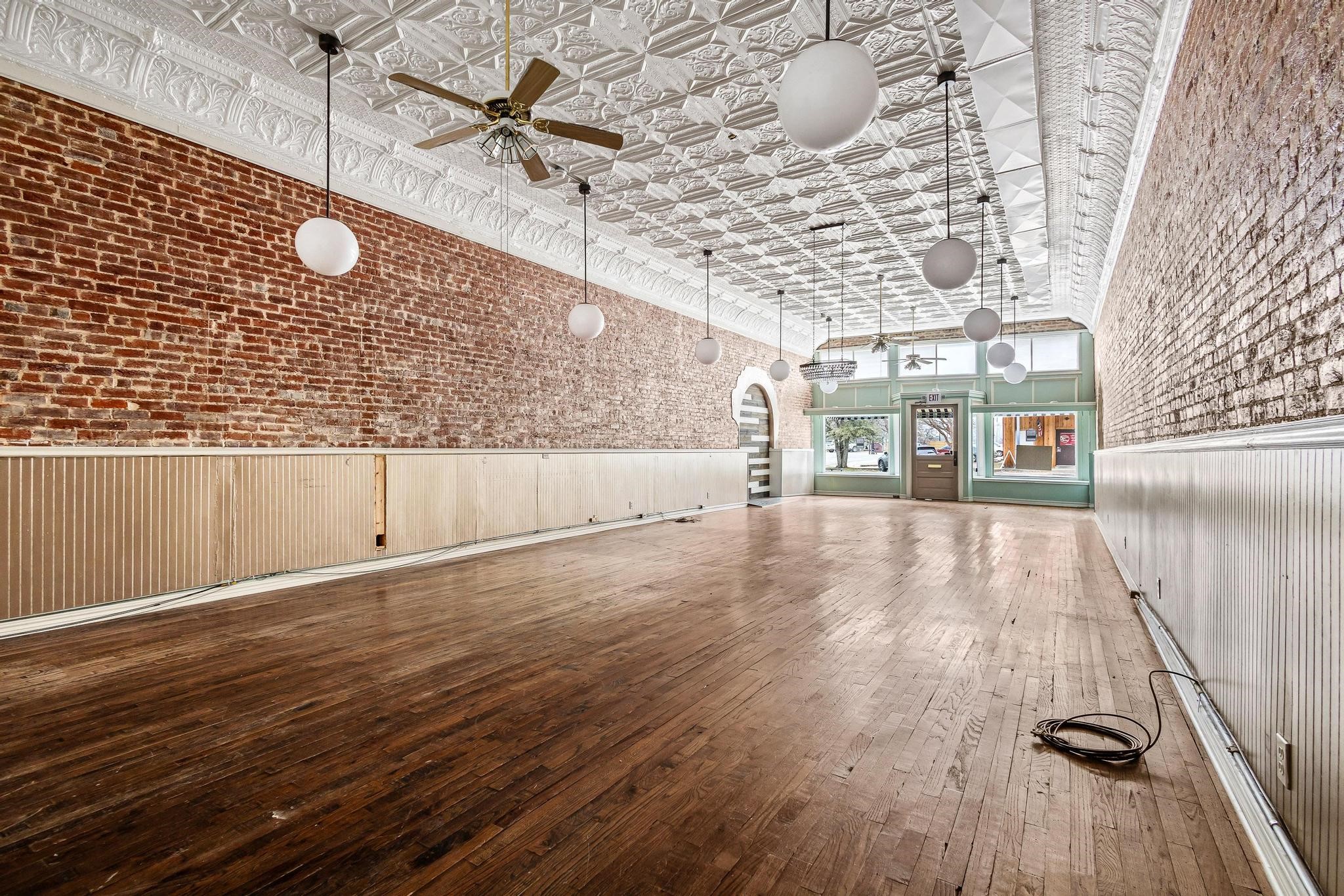 316 N Main Street Bonham TX 75418