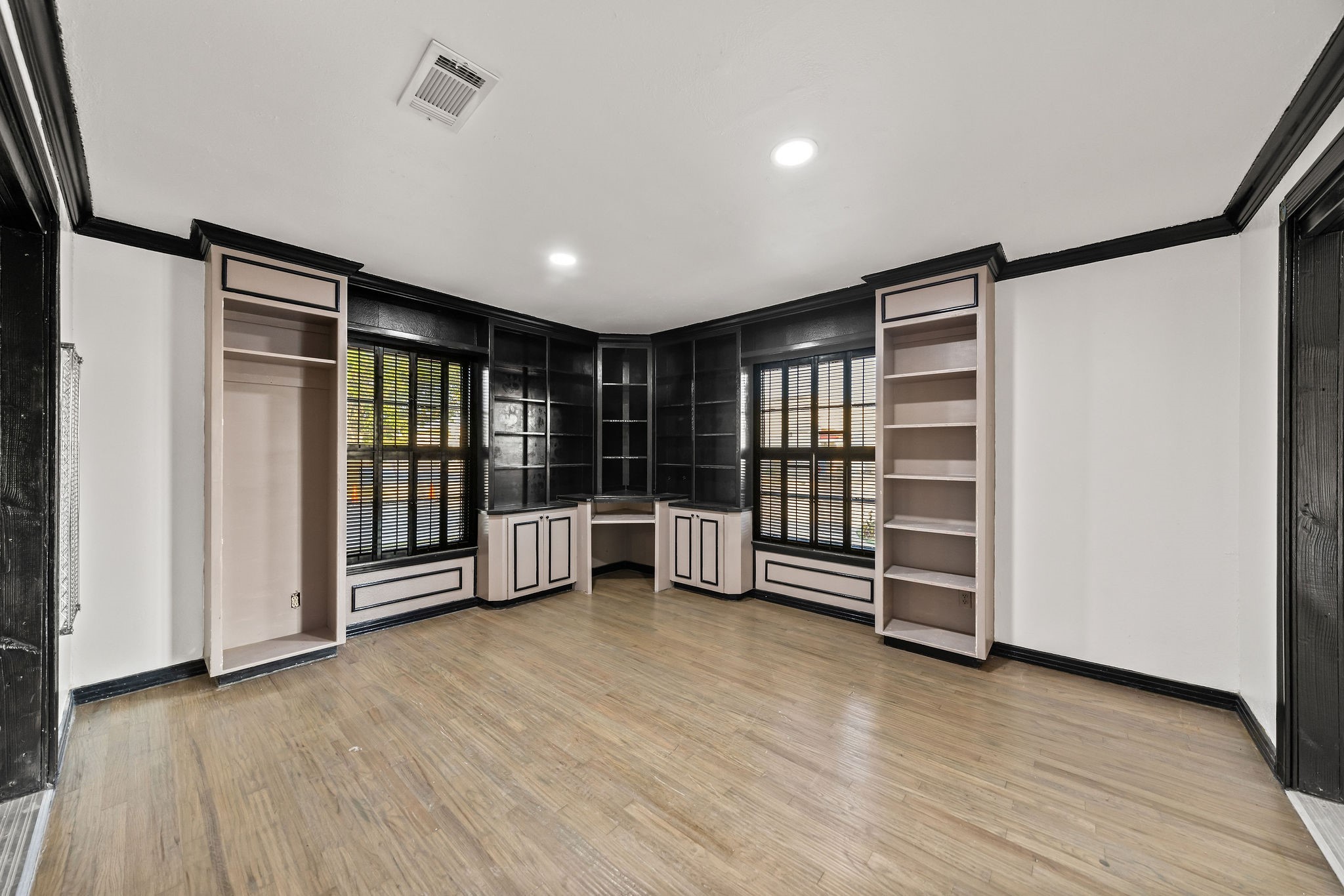 7240 Glenview Drive Richland Hills TX 76180